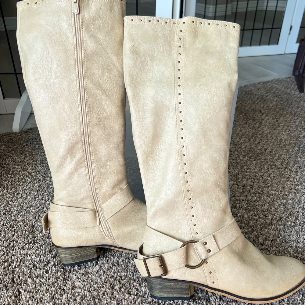 Not rated The royal Flat Boot